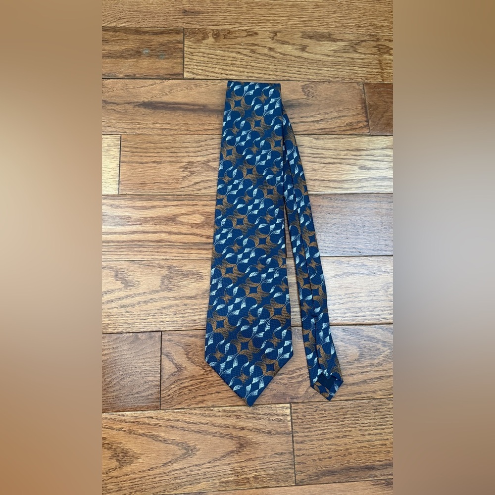 Vintage Burberry Blue and Brown Patterned Silk Tie 🇺🇸